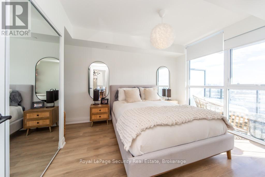 2009 - 1461 Lawrence Avenue W, Toronto, ON - Indoor Photo Showing Bedroom