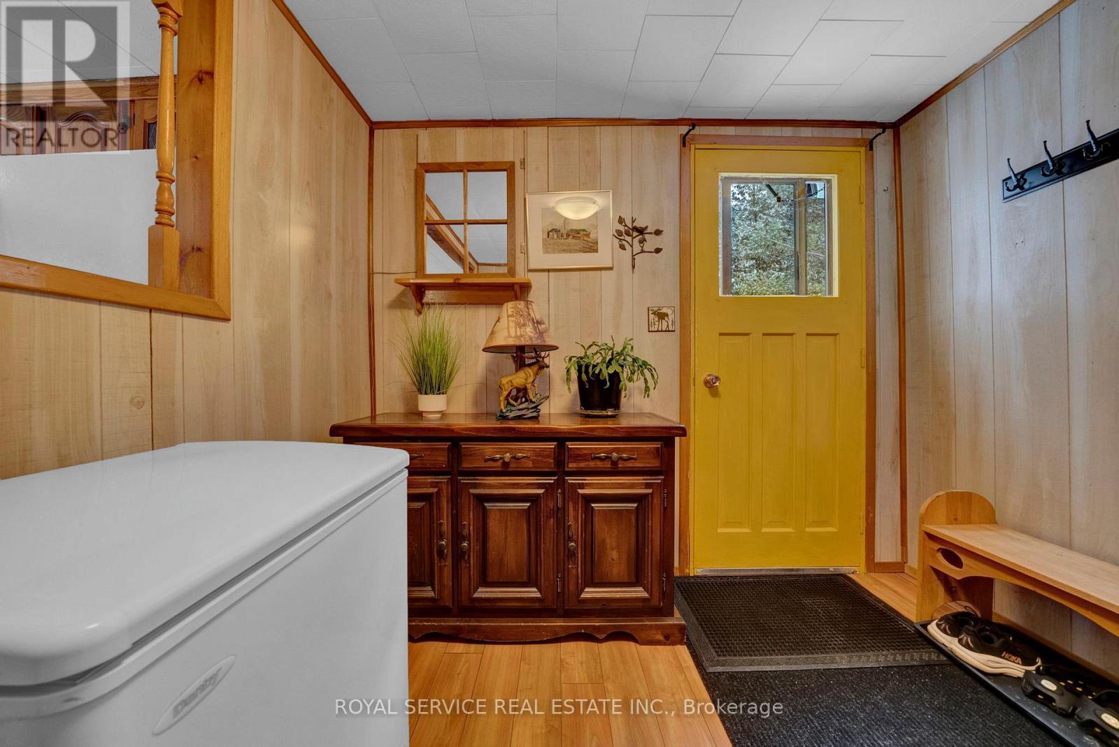 Front Door and/or Mud Room - 1039 Grace River Road, Highlands East (Monmouth), ON - Indoor Photo Showing Other Room