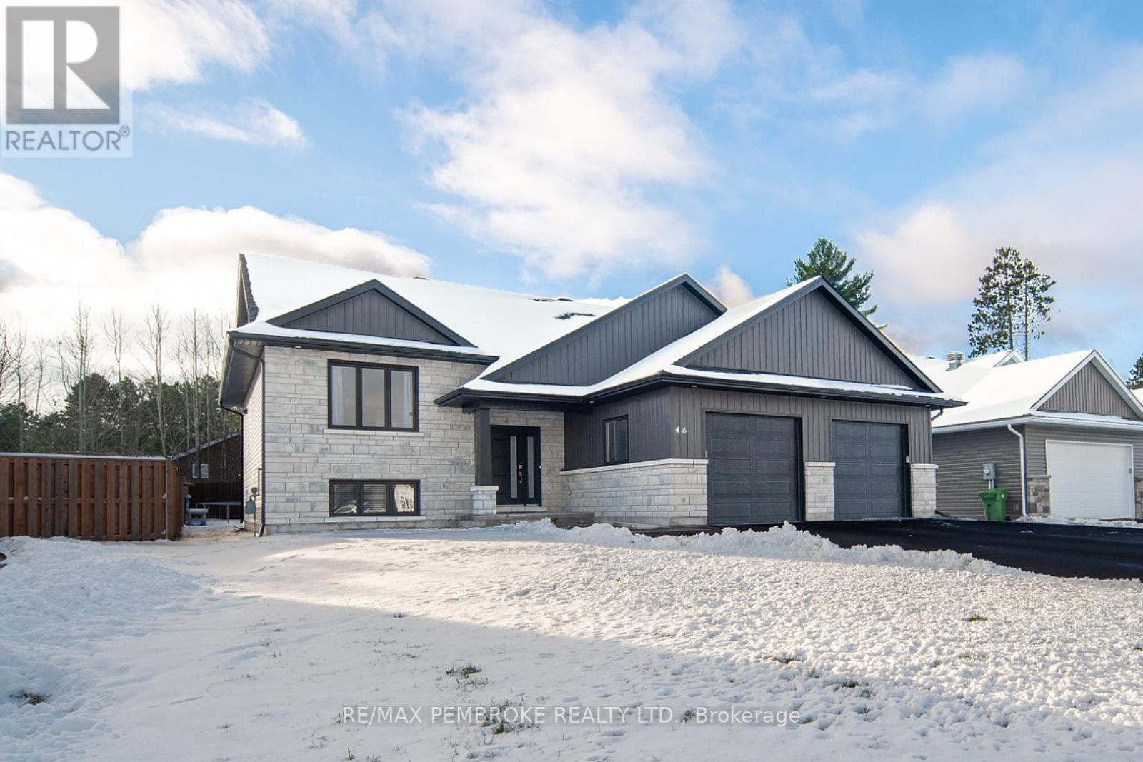 46 Liam Street, Petawawa, ON - Outdoor With Facade