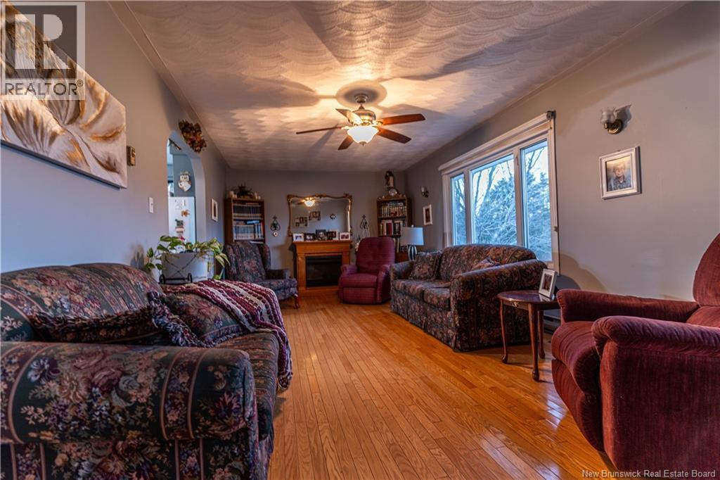 1408 Rte 460, Tabusintac, NB - Indoor Photo Showing Living Room