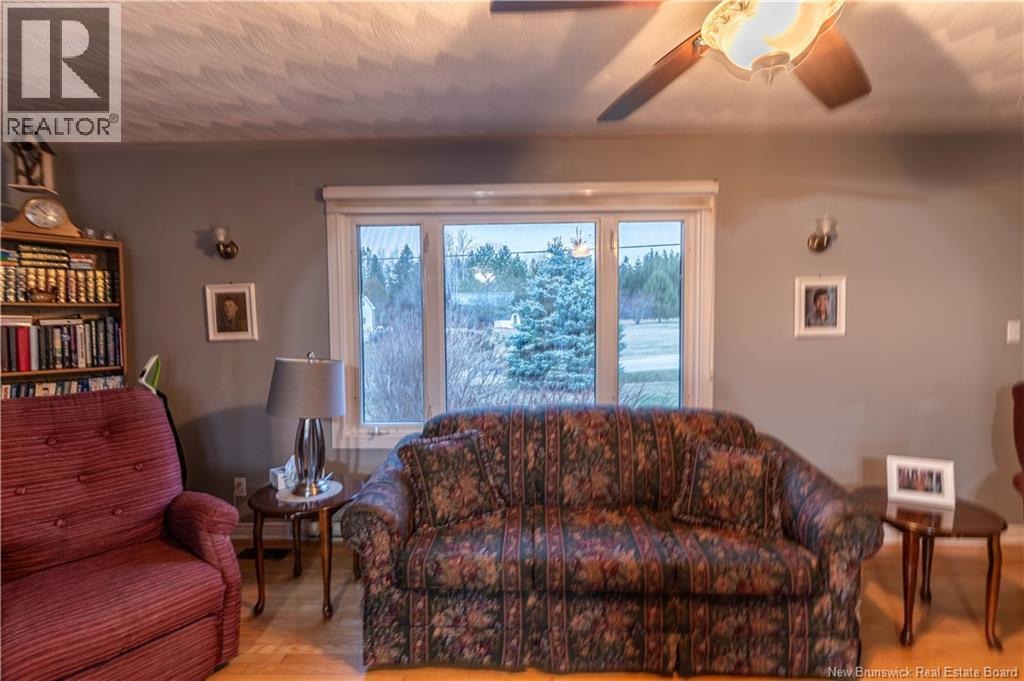 1408 Rte 460, Tabusintac, NB - Indoor Photo Showing Living Room