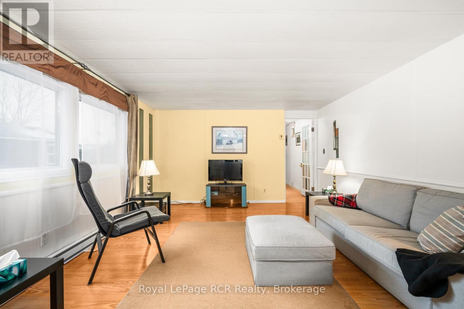 230 #3 Concession 4 Road, South Bruce, ON - Indoor Photo Showing Living Room