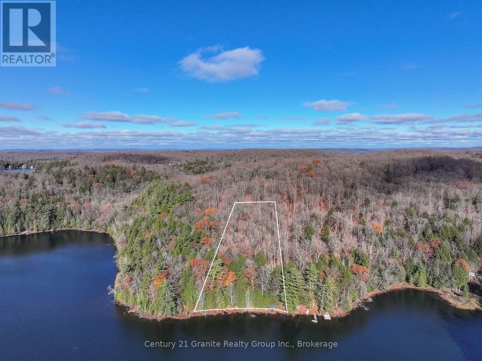 Please note the property outlines are approximate. - 0 Tedious Lake Wao, Dysart Et Al (Guilford), ON