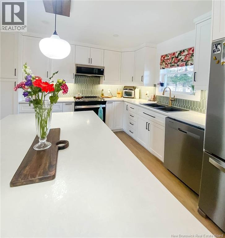 1038 Route 425 Highway, Whitney, NB - Indoor Photo Showing Kitchen With Double Sink With Upgraded Kitchen
