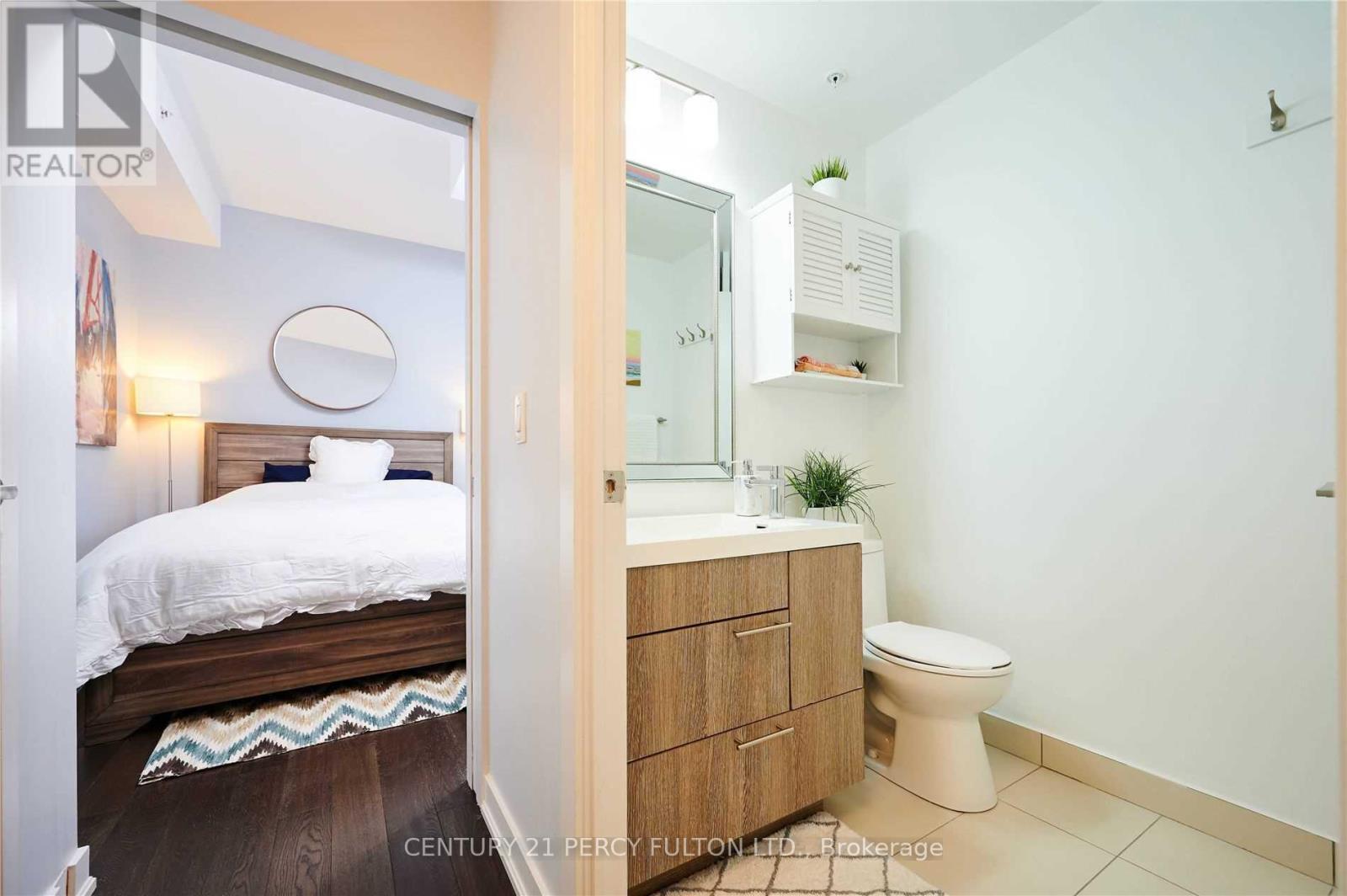 901 - 30 Nelson Street, Toronto, ON - Indoor Photo Showing Bathroom