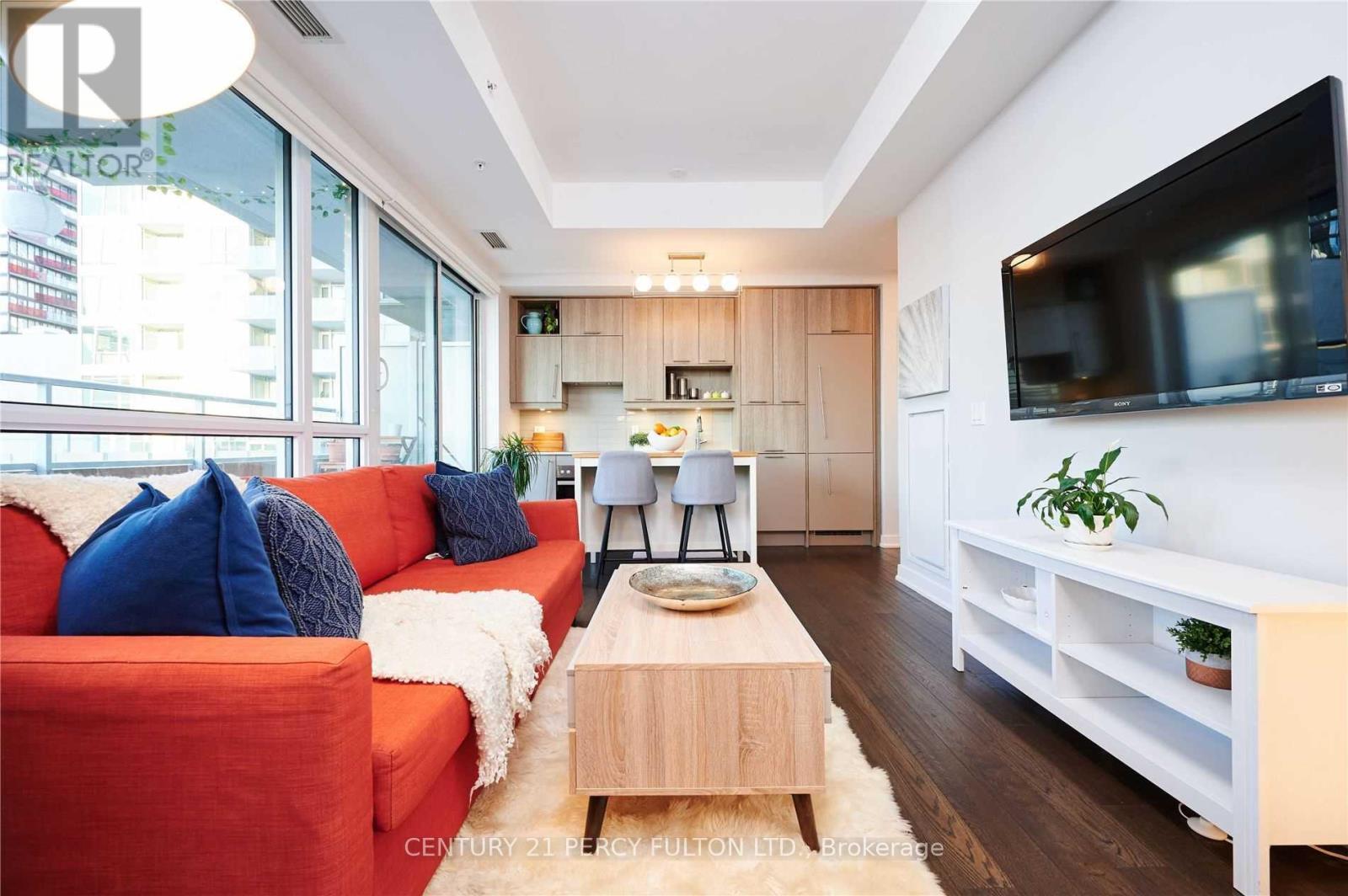 901 - 30 Nelson Street, Toronto, ON - Indoor Photo Showing Living Room