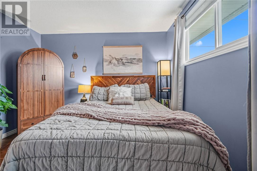 112 Pinellas Road, Chelmsford, ON - Indoor Photo Showing Bedroom
