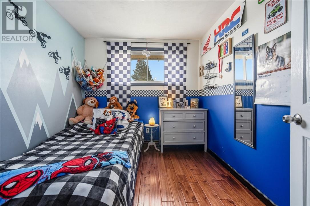 112 Pinellas Road, Chelmsford, ON - Indoor Photo Showing Bedroom