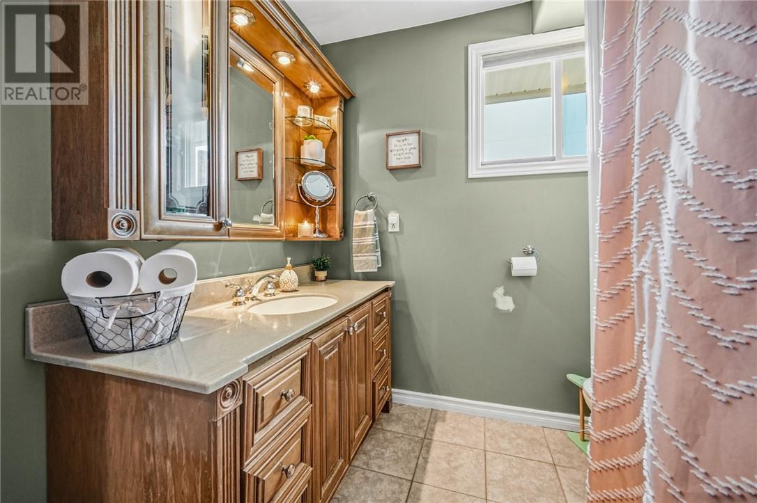 112 Pinellas Road, Chelmsford, ON - Indoor Photo Showing Bathroom