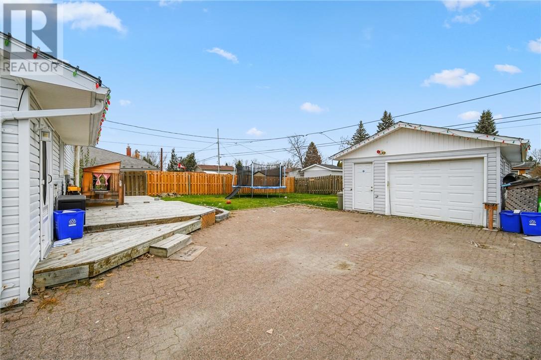 112 Pinellas Road, Chelmsford, ON - Outdoor