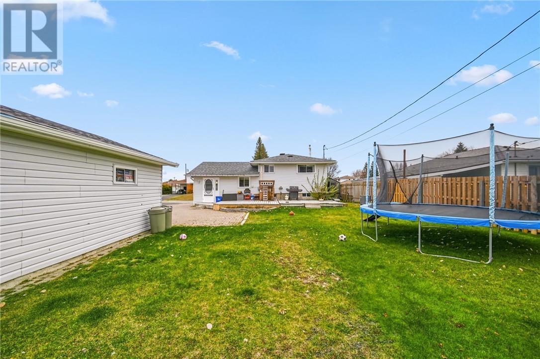 112 Pinellas Road, Chelmsford, ON - Outdoor With Backyard With Exterior