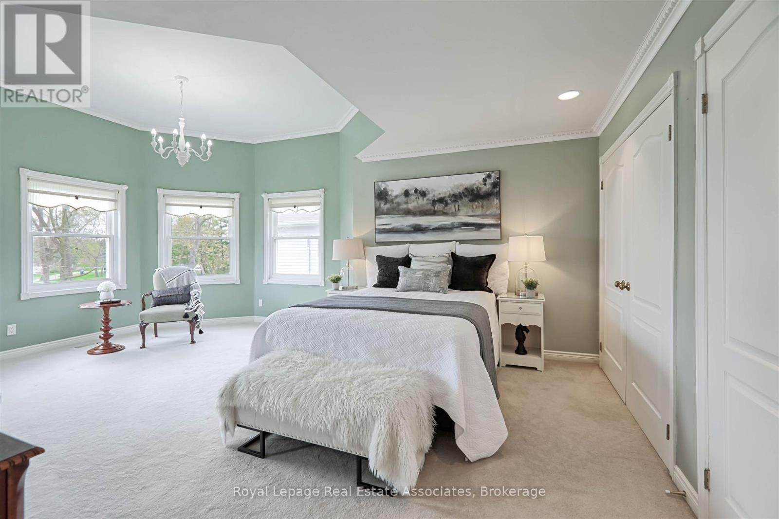 599 Lakeside Avenue, Mississauga, ON - Indoor Photo Showing Bedroom