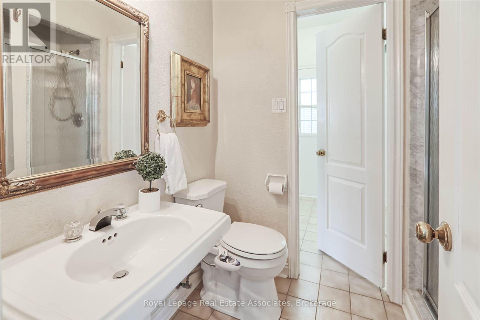 599 Lakeside Avenue, Mississauga, ON - Indoor Photo Showing Bathroom