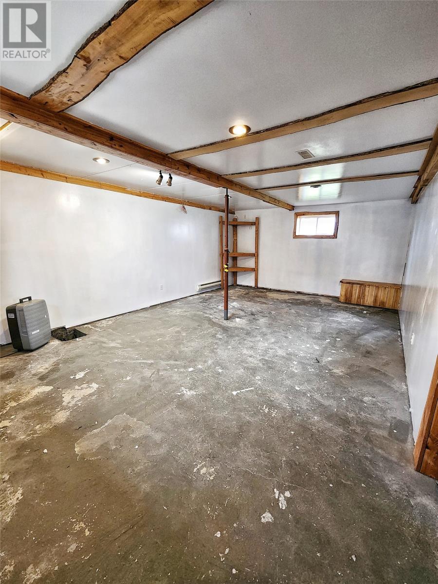 211 Main Street, Peterview, NL - Indoor Photo Showing Garage