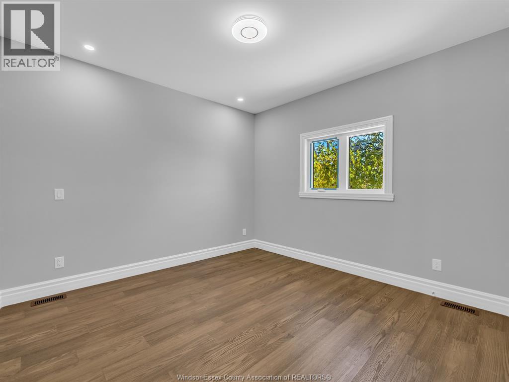 1663 Betts Avenue, Windsor, ON - Indoor Photo Showing Other Room