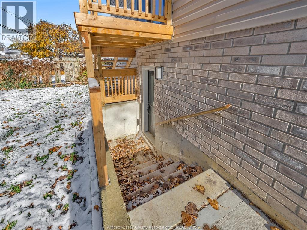 1663 Betts Avenue, Windsor, ON -