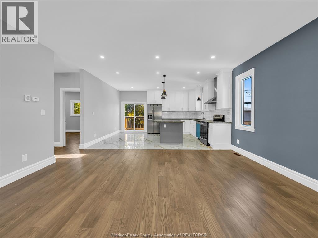 1663 Betts Avenue, Windsor, ON - Indoor