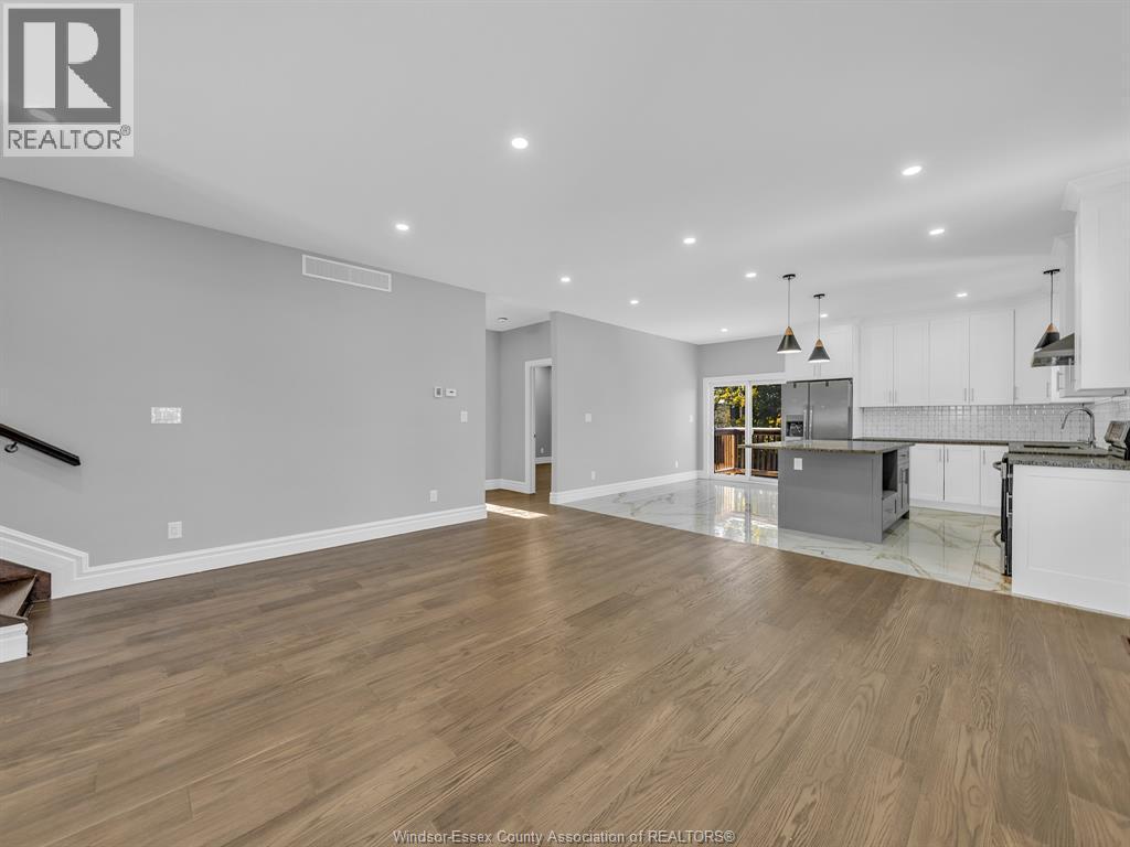 1663 Betts Avenue, Windsor, ON - Indoor Photo Showing Kitchen With Upgraded Kitchen