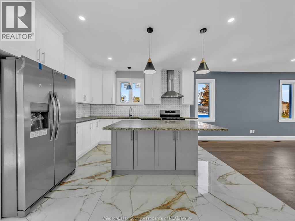 1663 Betts Avenue, Windsor, ON - Indoor Photo Showing Kitchen With Upgraded Kitchen