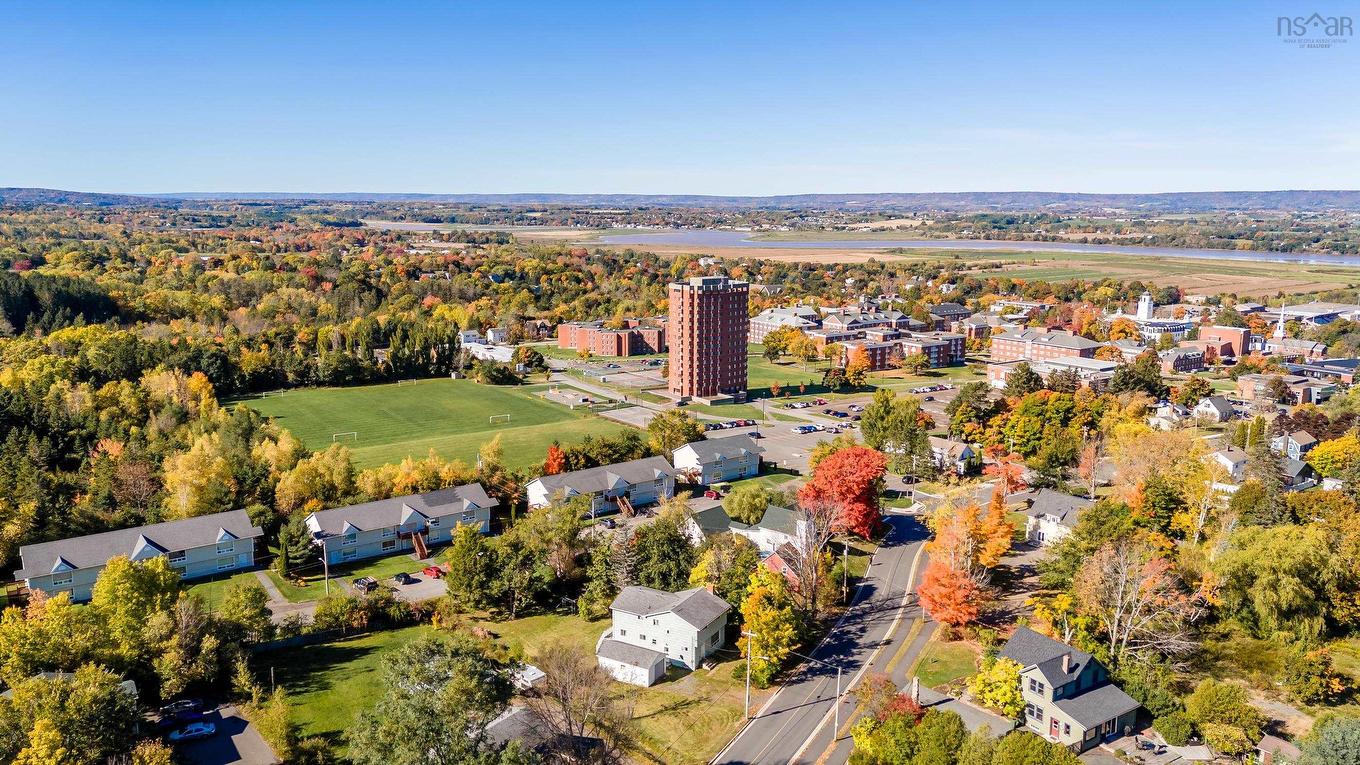 76 Highland Avenue, Wolfville, NS