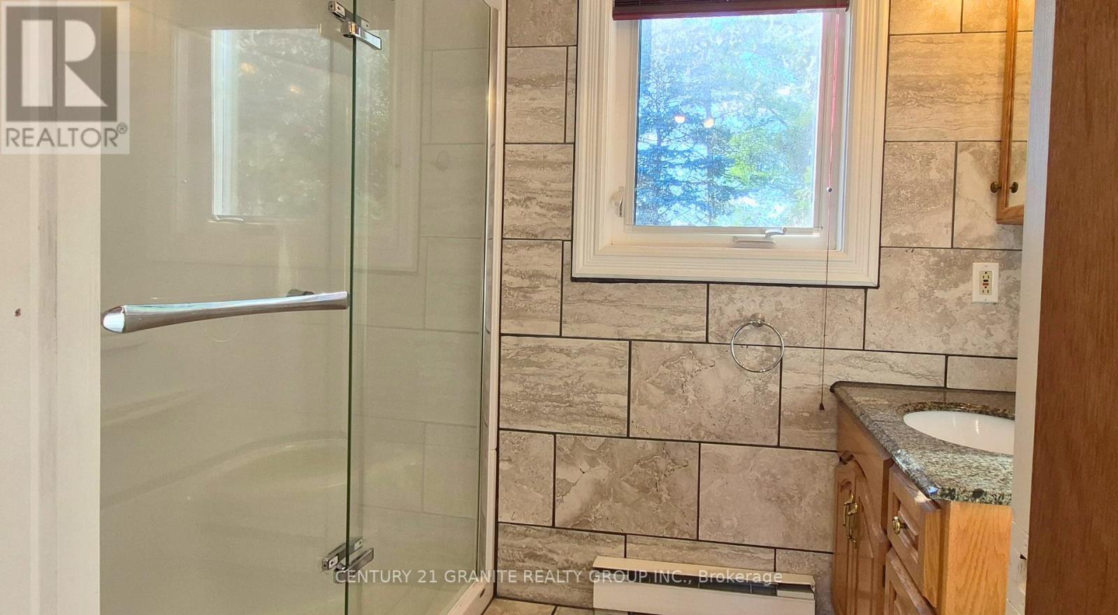 15 East Hungerford Road, Tweed (Hungerford (Twp)), ON - Indoor Photo Showing Bathroom