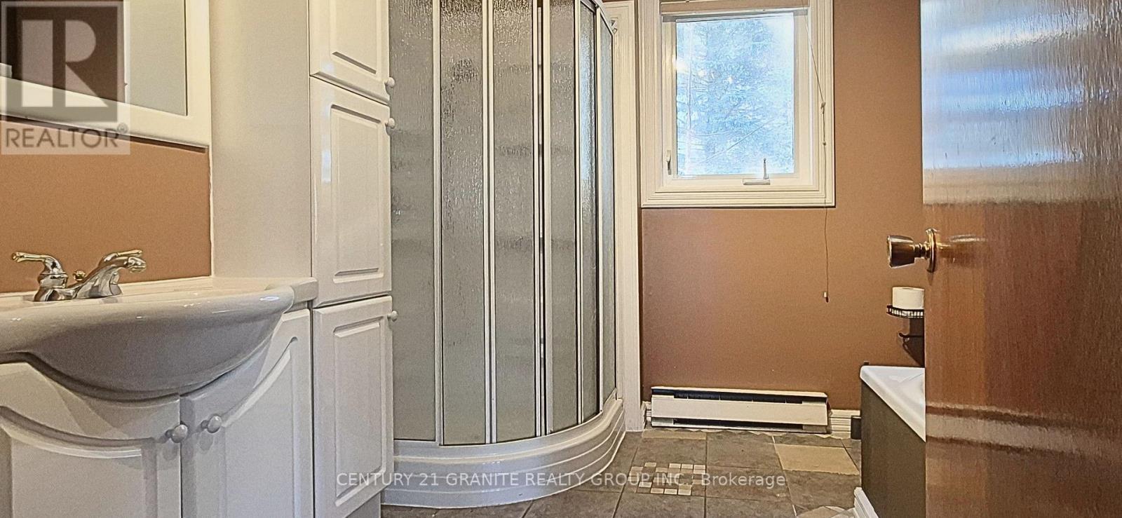 15 East Hungerford Road, Tweed (Hungerford (Twp)), ON - Indoor Photo Showing Bathroom