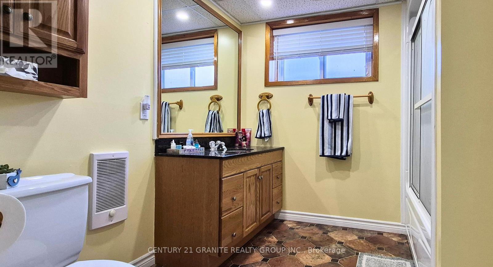 15 East Hungerford Road, Tweed (Hungerford (Twp)), ON - Indoor Photo Showing Bathroom