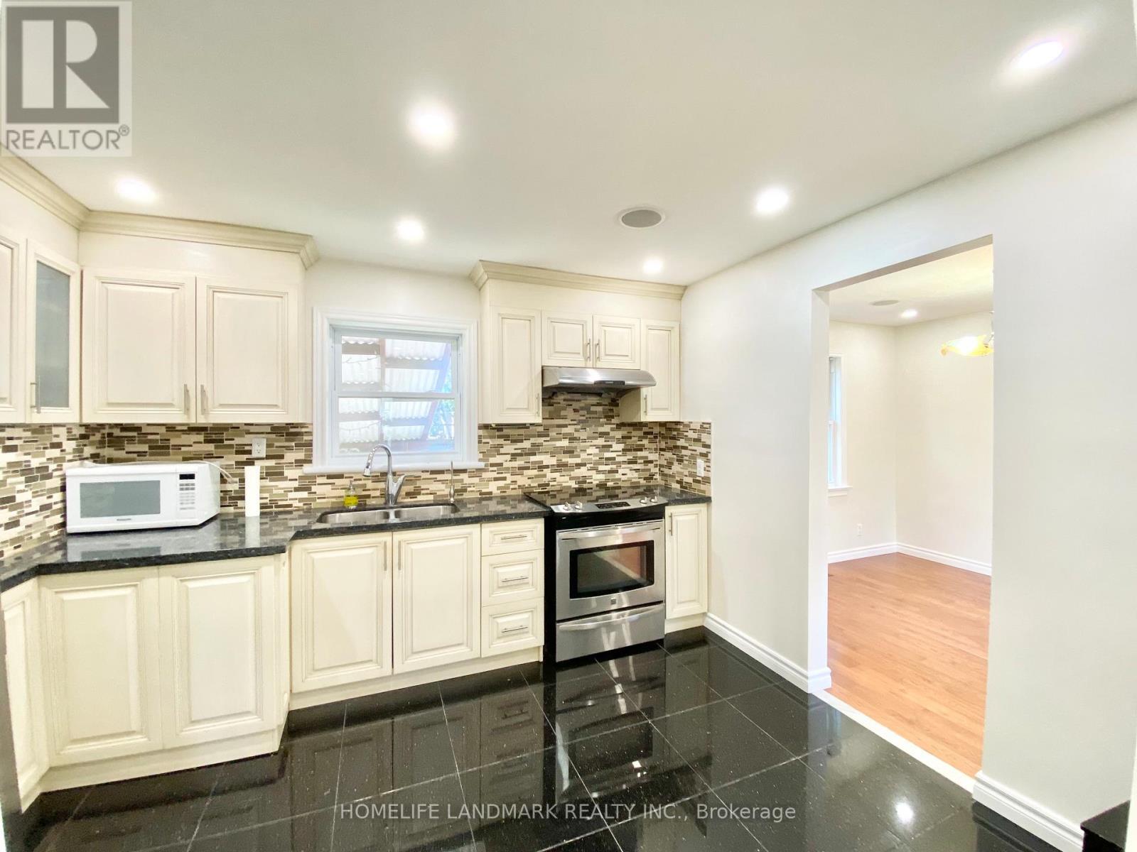 Main - 70 Shilton Road, Toronto, ON - Indoor Photo Showing Kitchen With Double Sink With Upgraded Kitchen