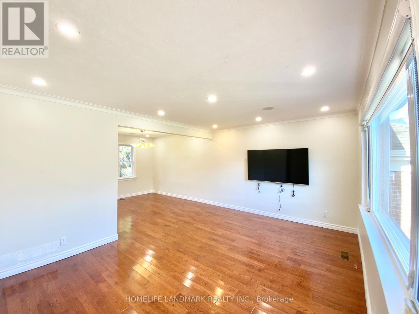 Main - 70 Shilton Road, Toronto, ON - Indoor Photo Showing Other Room