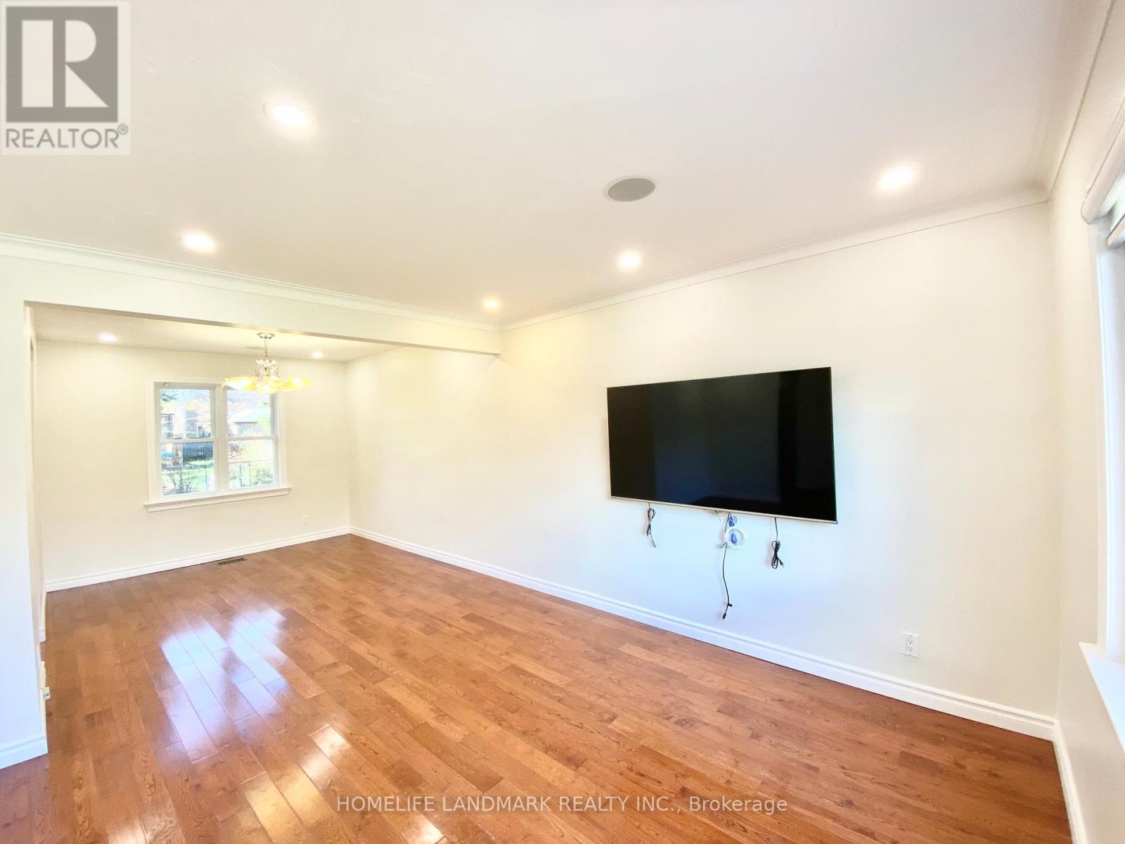 Main - 70 Shilton Road, Toronto, ON - Indoor Photo Showing Other Room