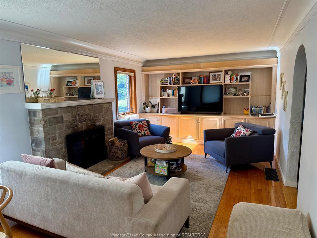 2380 Cabana Road, Windsor, ON