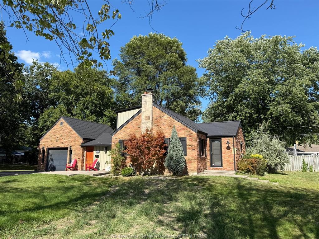 2380 Cabana Road, Windsor, ON