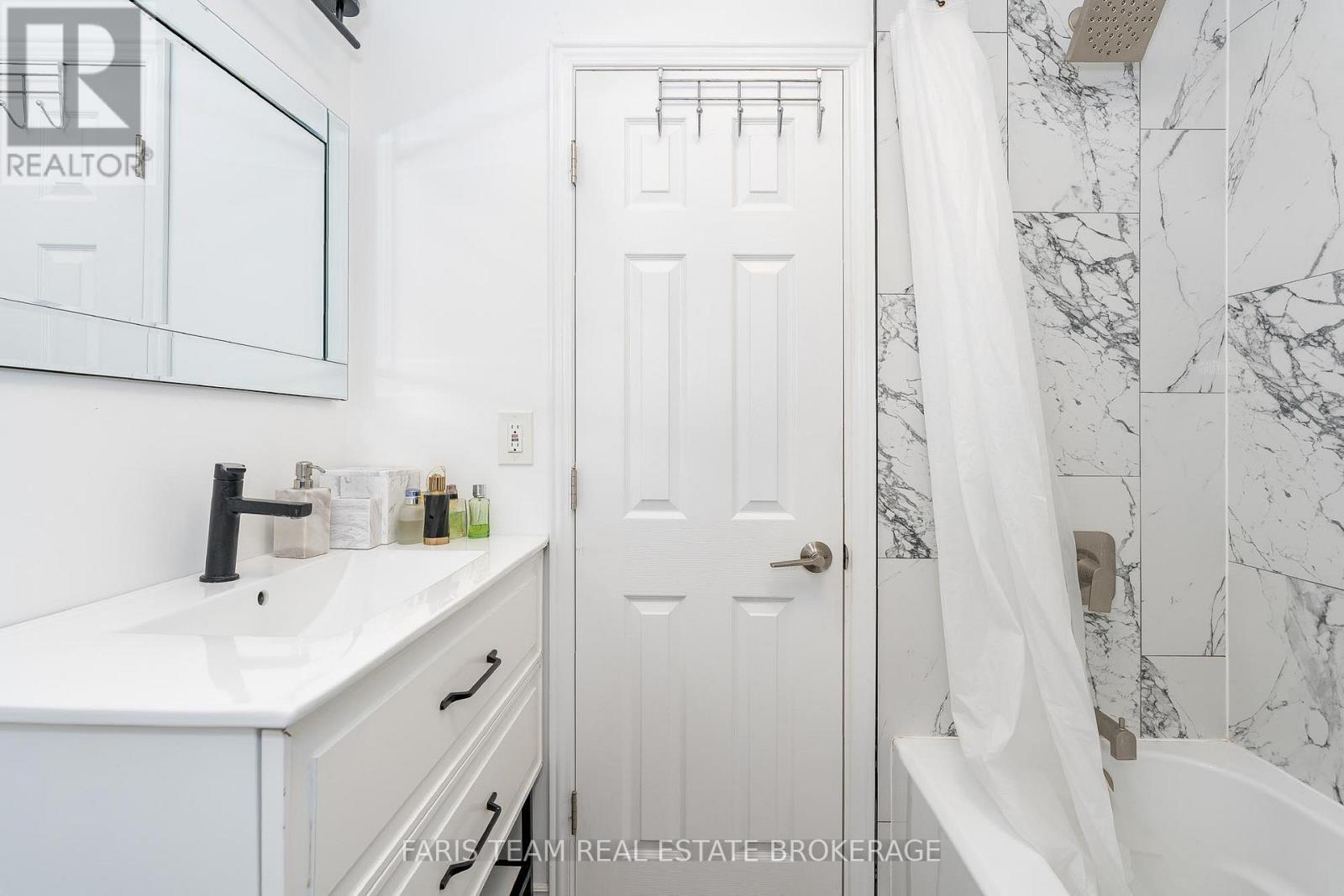 5880 Rama Dalton Boundary Road, Ramara, ON - Indoor Photo Showing Bathroom