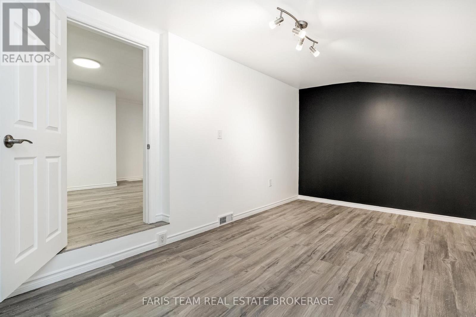 5880 Rama Dalton Boundary Road, Ramara, ON - Indoor Photo Showing Other Room