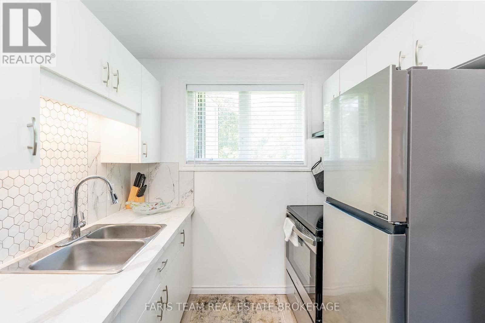 5880 Rama Dalton Boundary Road, Ramara, ON - Indoor Photo Showing Kitchen With Double Sink