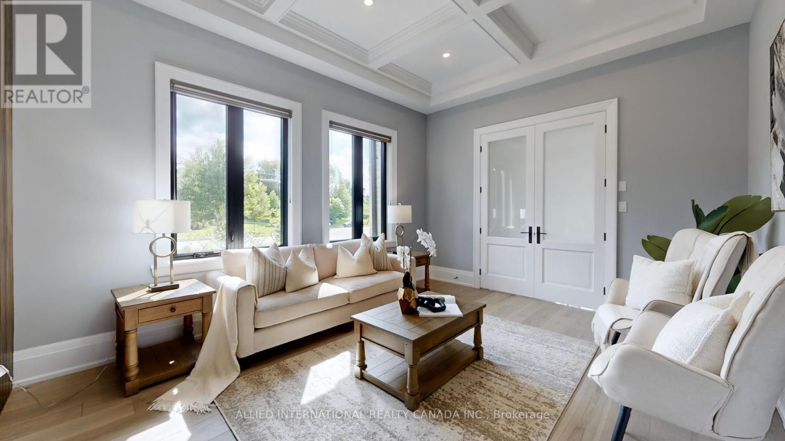 3 Earl Cook Drive, Whitchurch-Stouffville, ON - Indoor Photo Showing Living Room
