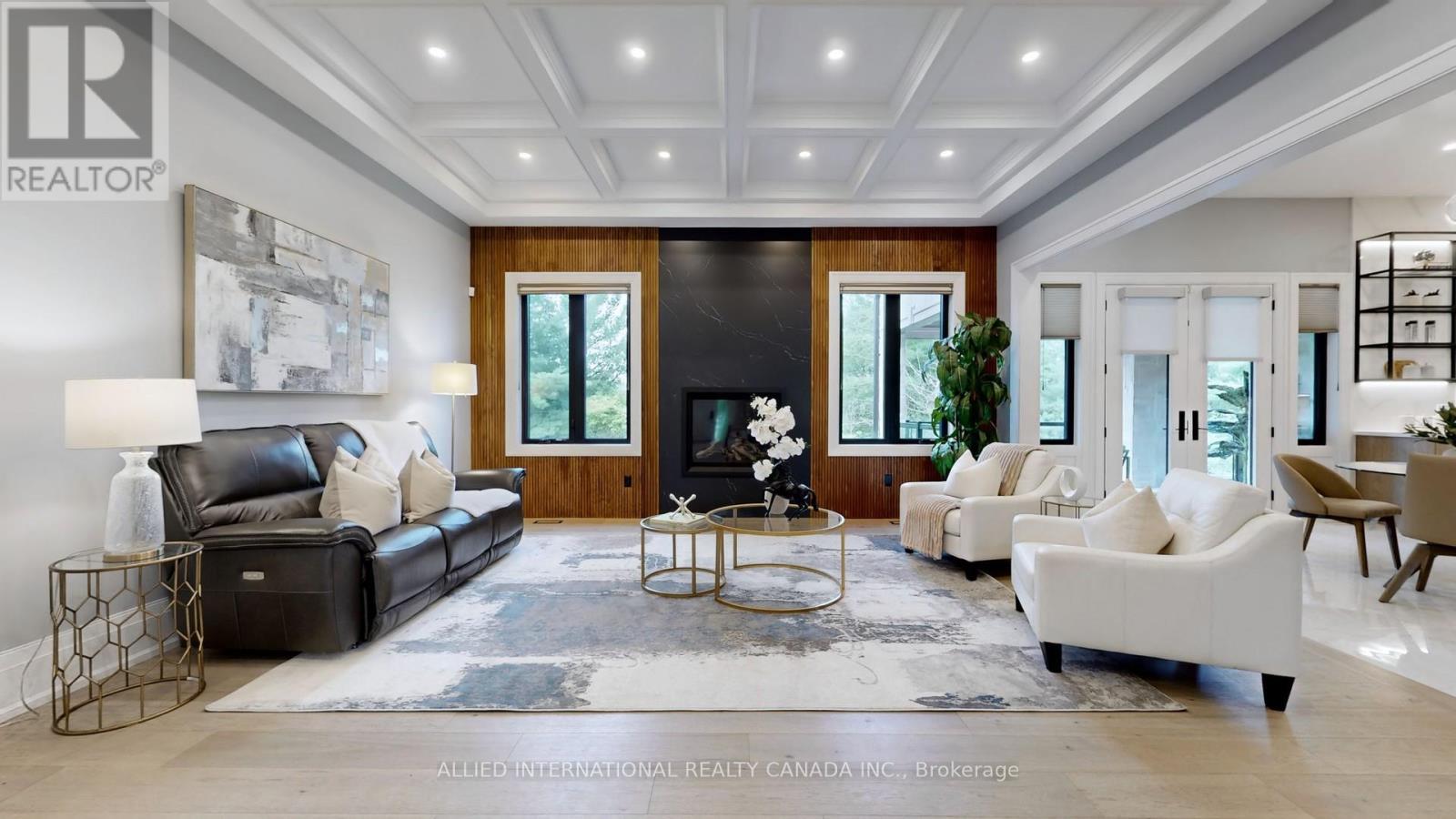 3 Earl Cook Drive, Whitchurch-Stouffville, ON - Indoor Photo Showing Living Room