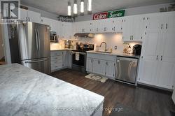 Bright Kitchen -