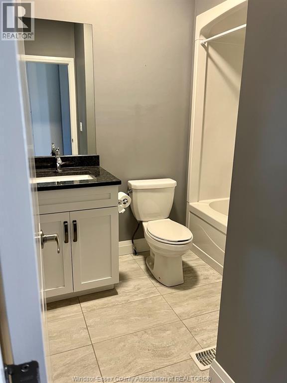 402 Westcott, Amherstburg, ON - Indoor Photo Showing Bathroom