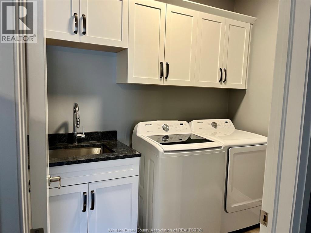 402 Westcott, Amherstburg, ON - Indoor Photo Showing Laundry Room
