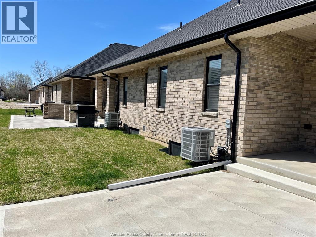 402 Westcott, Amherstburg, ON - Outdoor