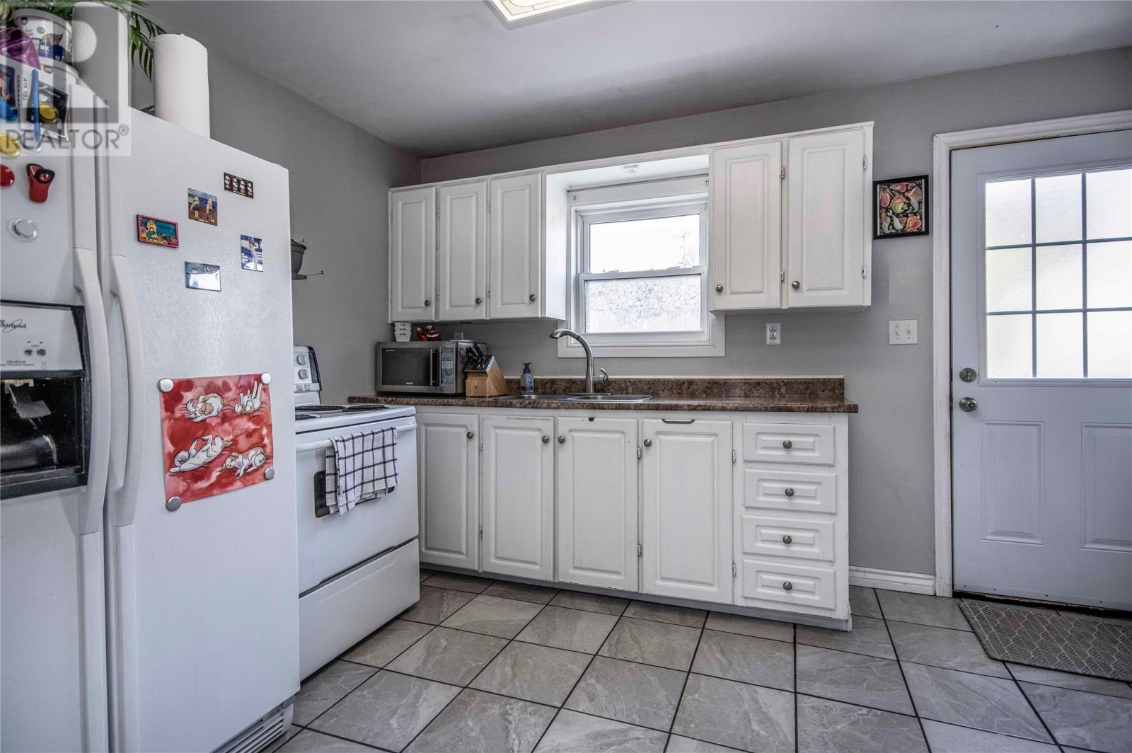 1368-1370 Torbay Road, Torbay, NL - Indoor Photo Showing Kitchen