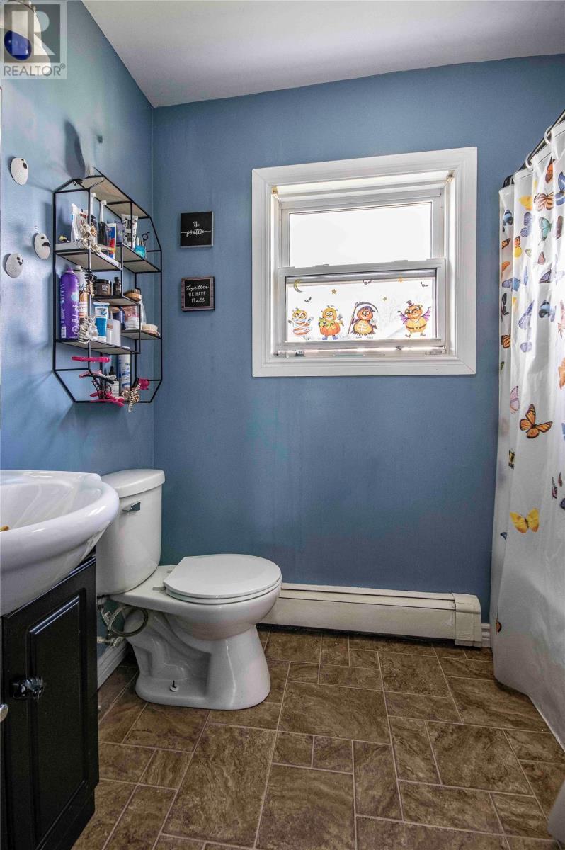 1368-1370 Torbay Road, Torbay, NL - Indoor Photo Showing Bathroom