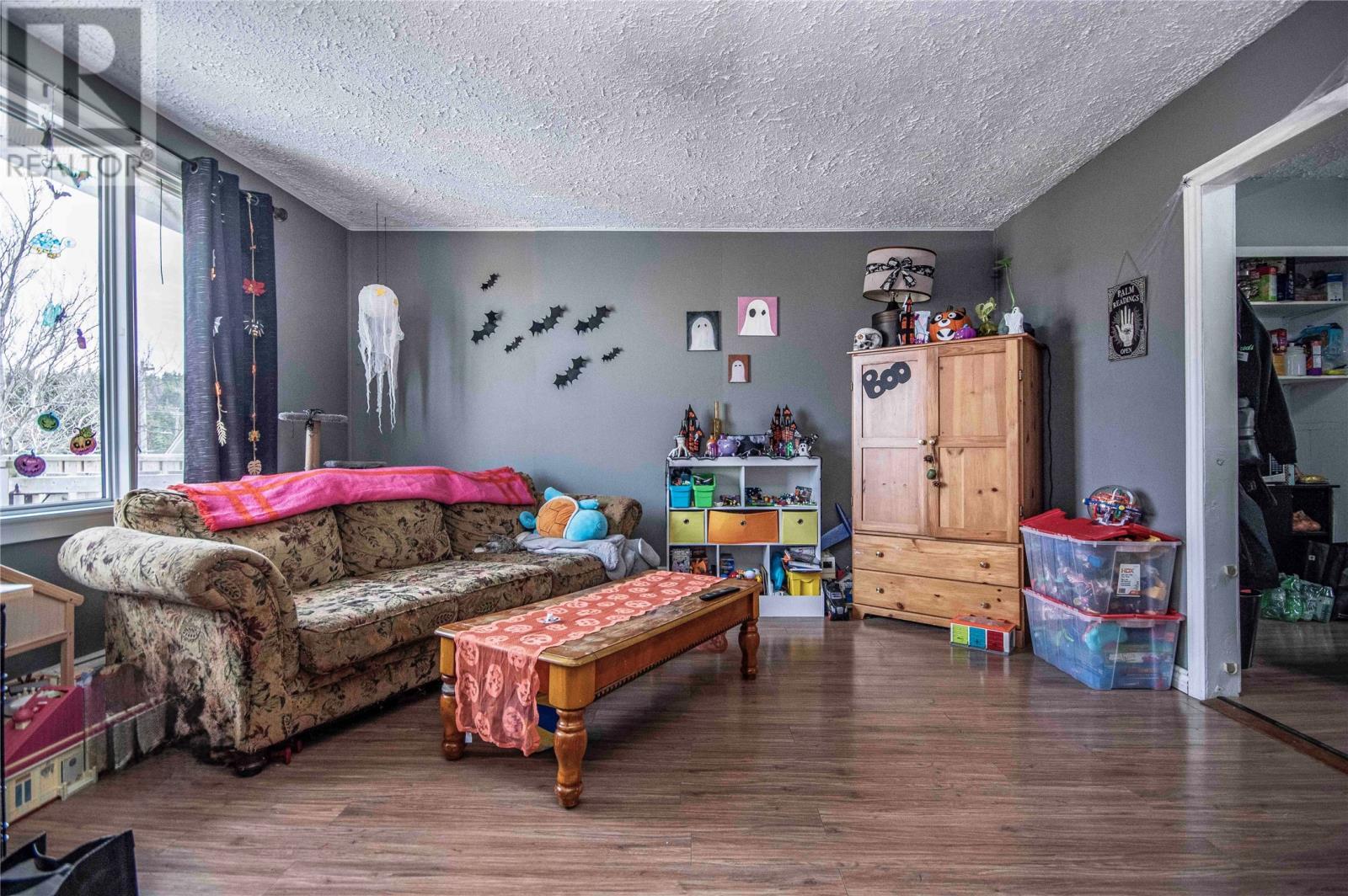 1368-1370 Torbay Road, Torbay, NL - Indoor Photo Showing Living Room