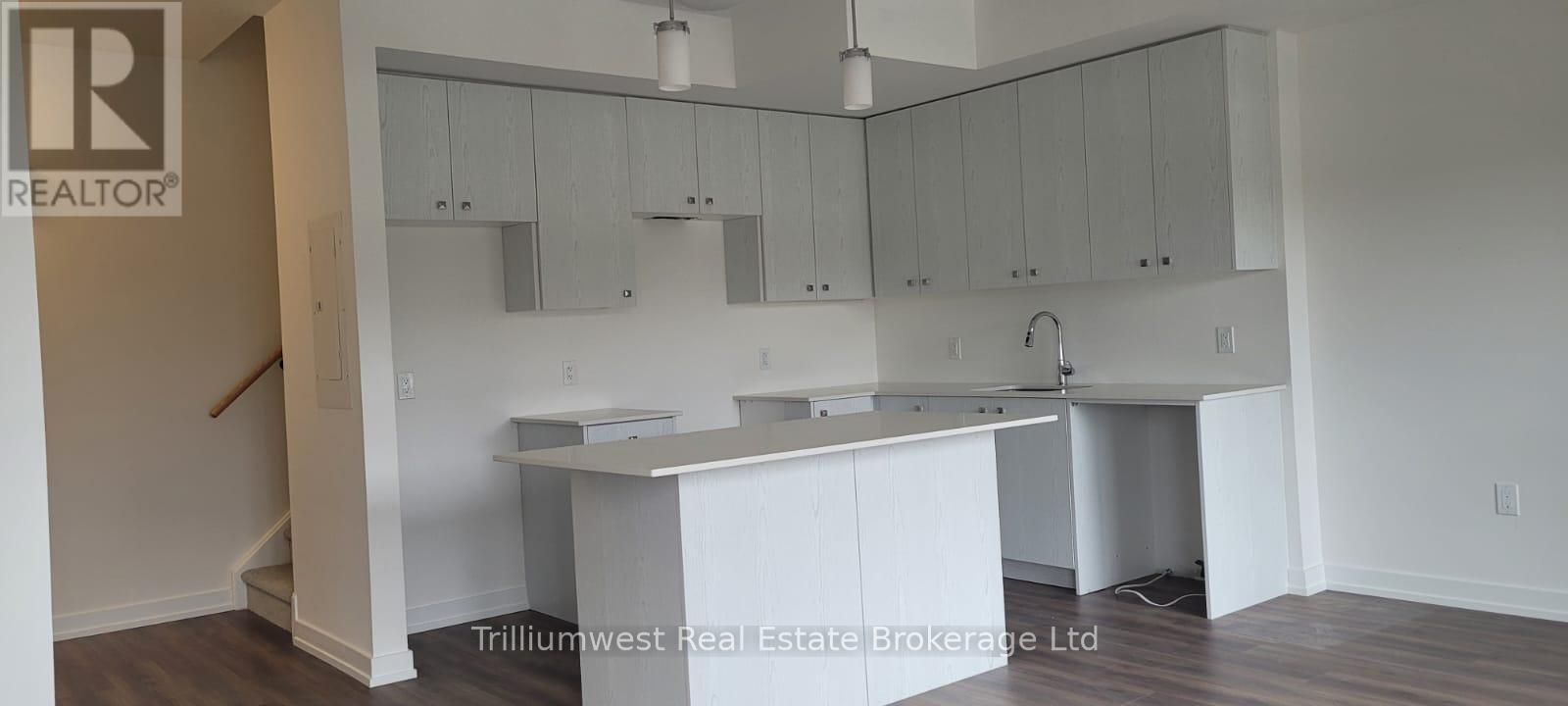 D12 - 10 Palace Street, Kitchener, ON - Indoor