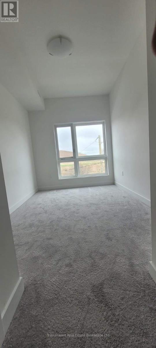 D12 - 10 Palace Street, Kitchener, ON - Indoor Photo Showing Other Room