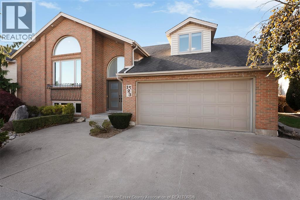 123 Pheasant Run, Lakeshore, ON - Outdoor