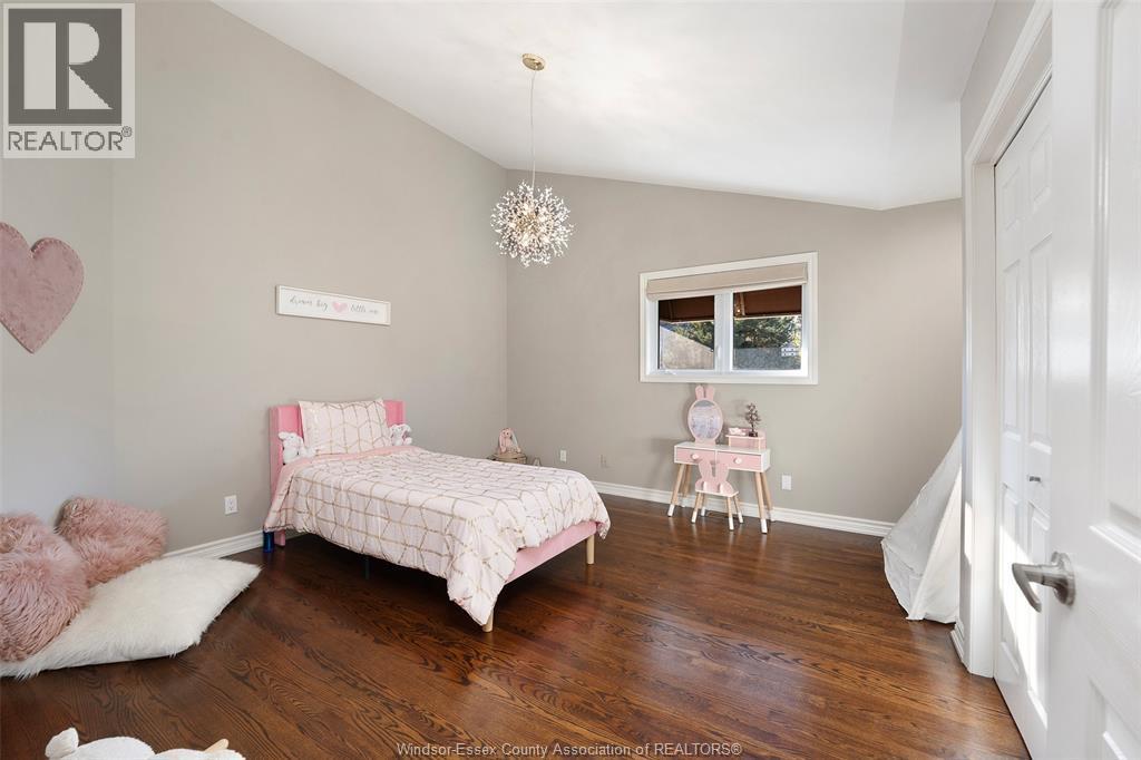 123 Pheasant Run, Lakeshore, ON - Indoor Photo Showing Bedroom