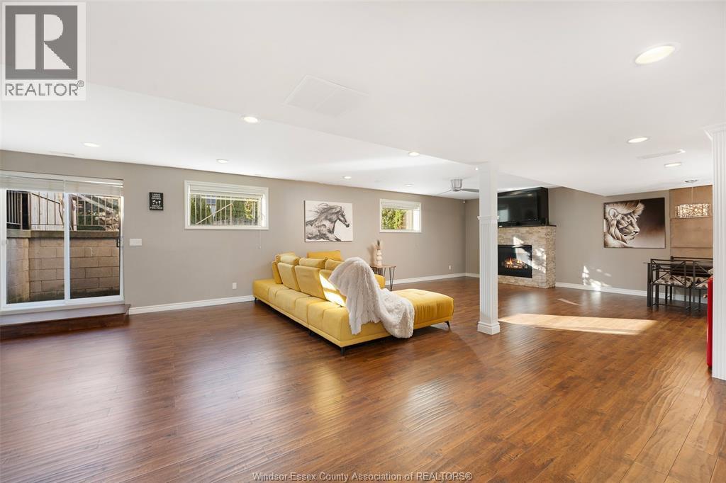 123 Pheasant Run, Lakeshore, ON - Indoor With Fireplace