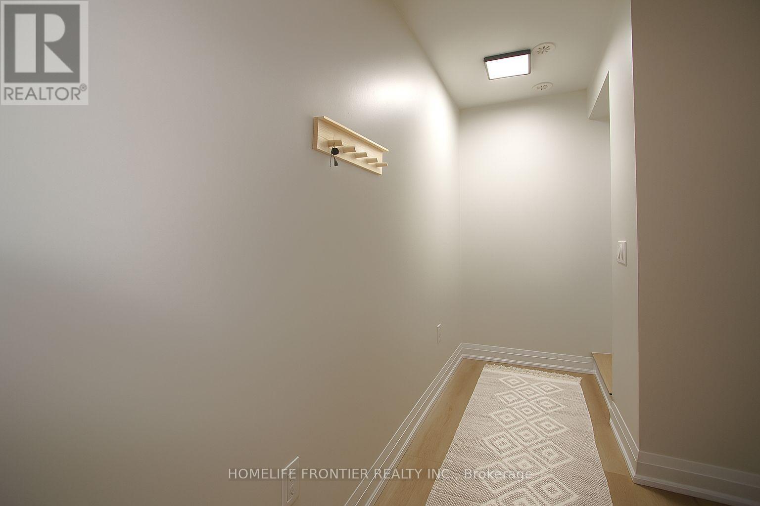 Foyer/Entrance - C1302 - 5299 Highway 7 Road, Vaughan, ON - Indoor Photo Showing Other Room